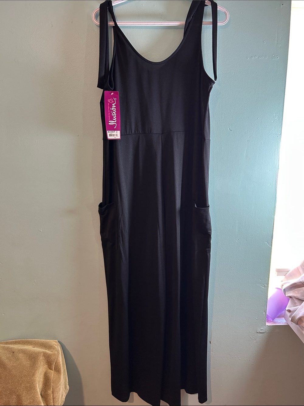 Black Sleeveless Maxi jumpsuit with Side Pockets